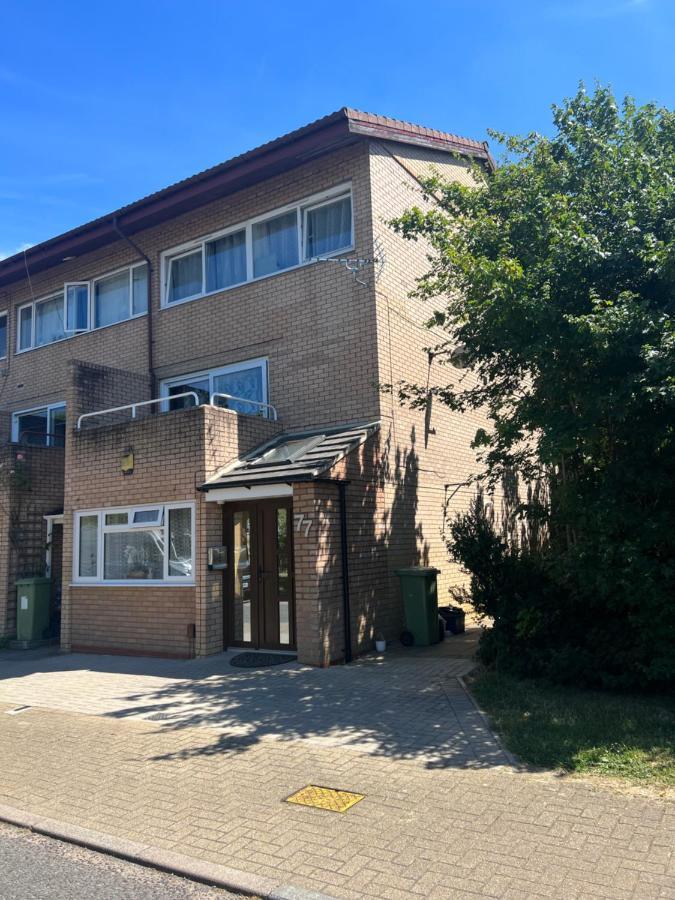 Studio In Private House Near Central Milton Keynes Apartment Exterior foto